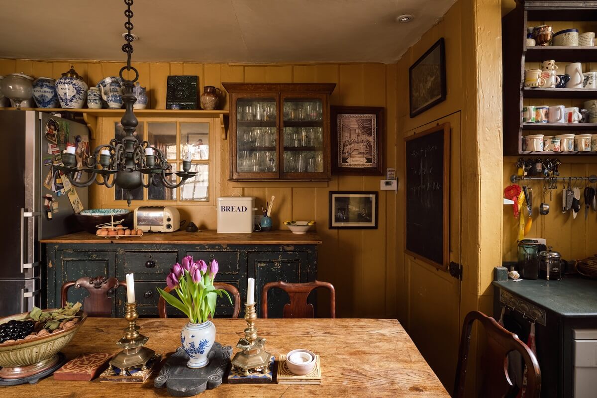 An English Home Packed with History and Color 16 20230531 OGT INIGO TERRETTSPLACE 028 An English Home Packed with History and Color