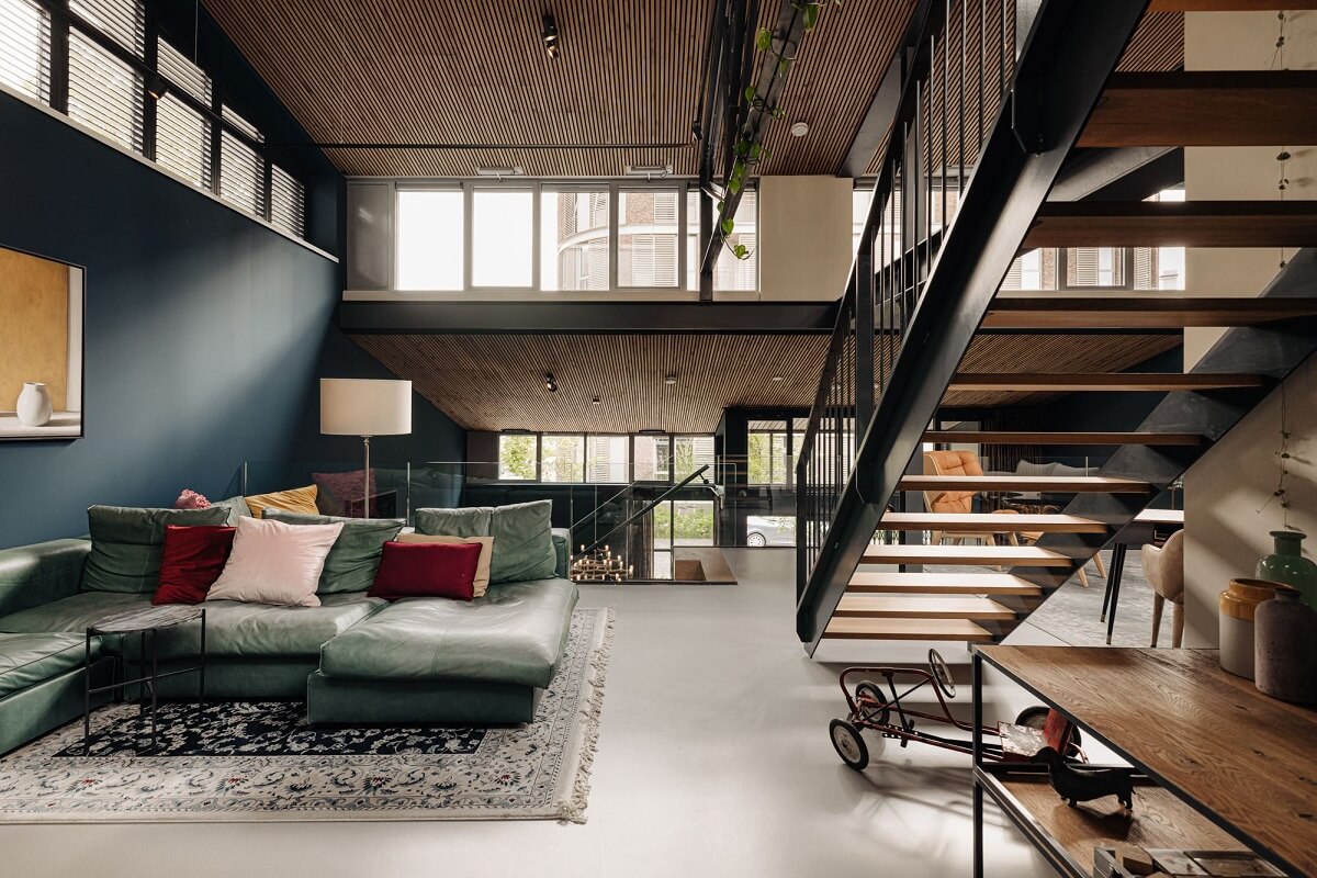 An Industrial Loft Home in Amsterdam 6 amsterdam-loft-apartment-high-ceilings-blue-walls-nordroom