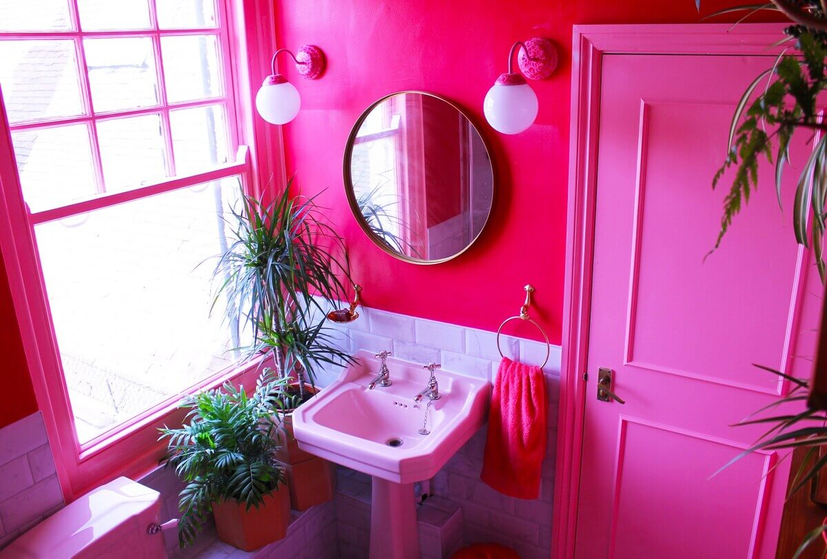 89 Pink Bathroom Ideas: From Hot Pink Walls to Blush Tiles 22 barbiecore-interior-design-trend-hot-pink-bathroom-nordroom