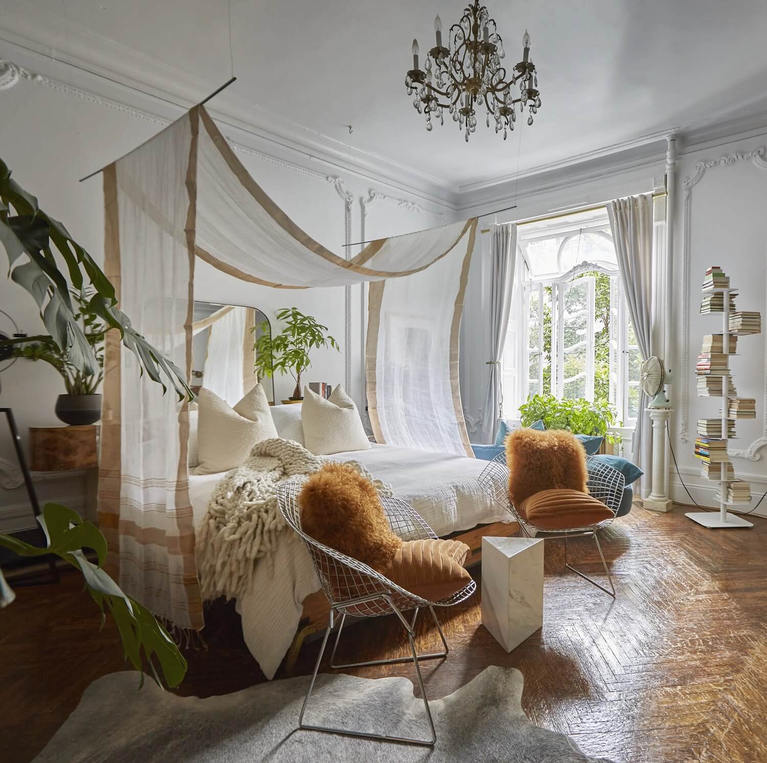 Beautiful Dorm Room Decorating Ideas 7 bed-canopy-studio-apartment-wooden-floor-two-chairs-dorm-nordroom