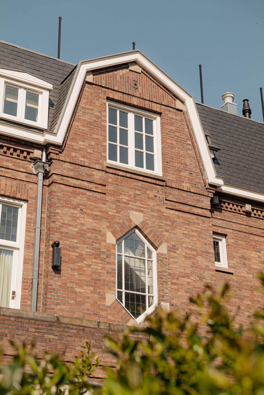 A Grand Renovated Family Home in Amsterdam 29 exterior-facade-luxurious-amsterdam-house-nordroom
