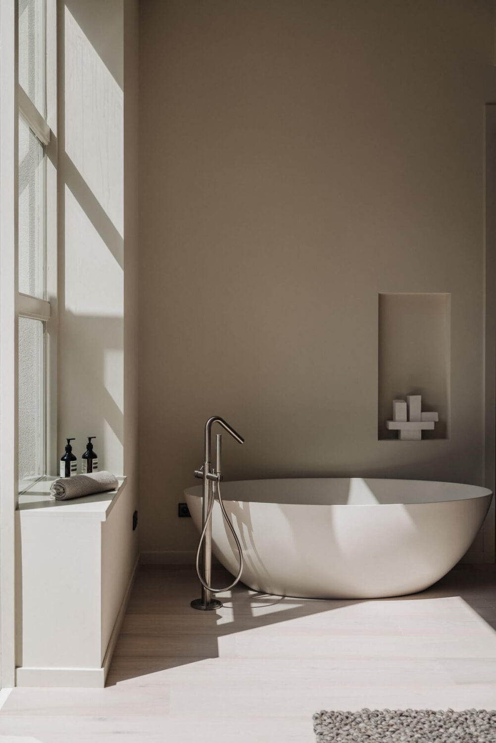 A Modern Home in a Historic Amsterdam Canal House 10 freestanding-bath-in-bedroom-nordroom