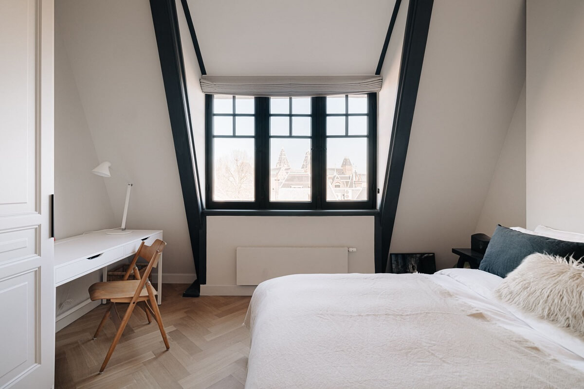 A Monochrome Duplex Apartment in Amsterdam 20 monochrome-attic-bedroom-ikea-desk-nordroom