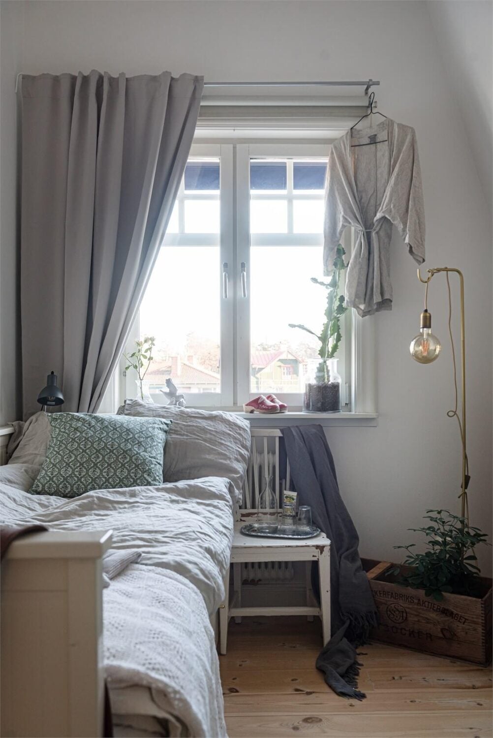 Natural Light in a Family Home in Sweden 18 small-bedroom-sofa-bed-nordroom