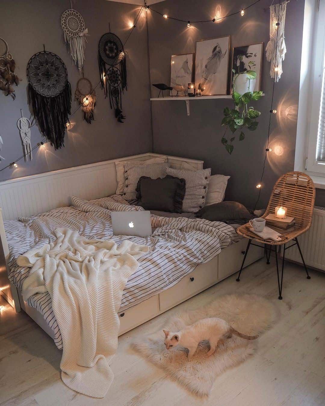 Beautiful Dorm Room Decorating Ideas 19 sofa bed dorm room ideas