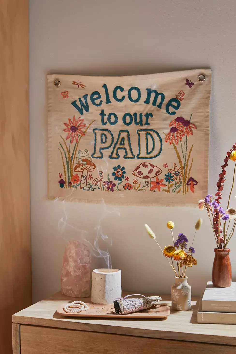 Beautiful Dorm Room Decorating Ideas 27 welcome to our pad tapestrie