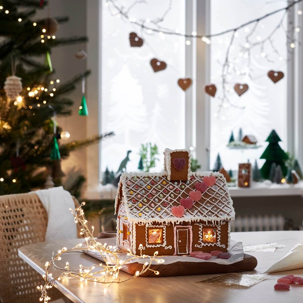 IKEA Christmas Collection 2023: A Touch of Winter Coziness 36 IKEA_VINTERSAGA_pepparkakshus_PE837501-ikea-christmas-2023-nordroom