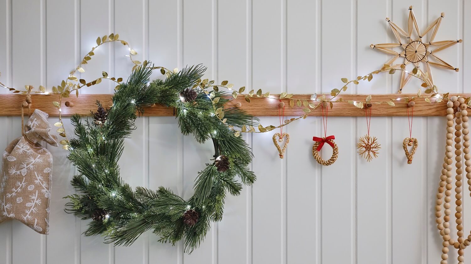 IKEA Christmas Collection 2023: A Touch of Winter Coziness 39 STRÅLA-led-artificial-wreath-ikea-christmas-2023-nordroom