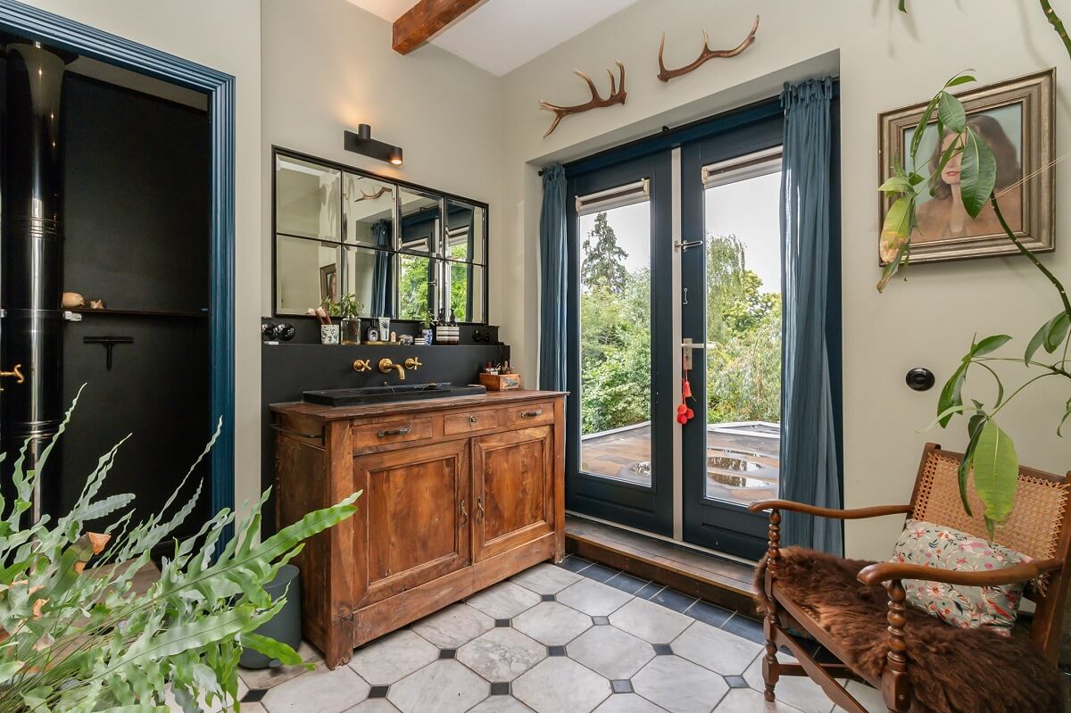 A Charming Colorful House in The Netherlands 11 bathroom-antique-vanity-nordroom