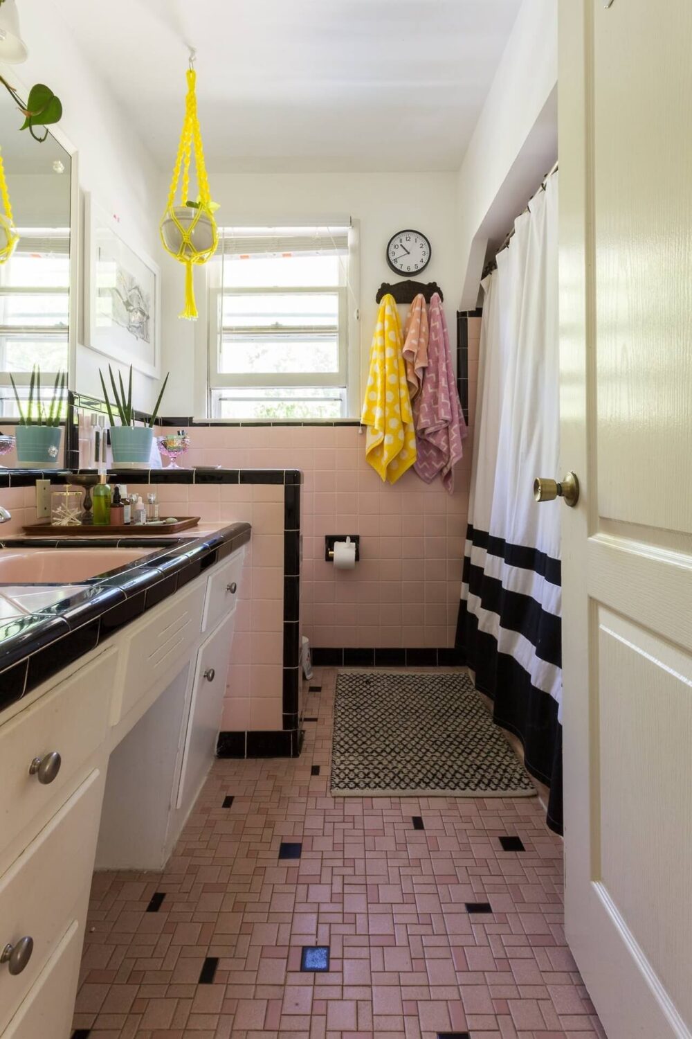 89 Pink Bathroom Ideas: From Hot Pink Walls to Blush Tiles 63 black-pink-tiles-vintage-style-bathroom-nordroom