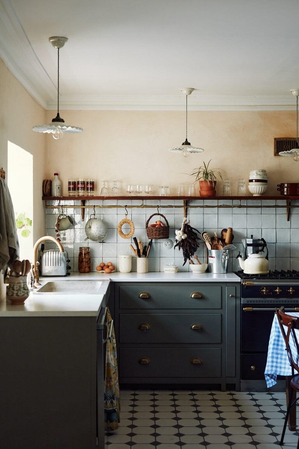 An English Cottage with a Perfect Kitchen 9 devol-kitchen-shelf-cottage-nordroom