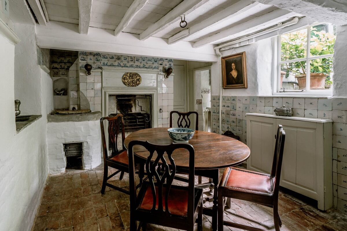 A Unique Historic House Near the English Coast 16 dining-room-antique-round-table-wooden-beams-nordroom