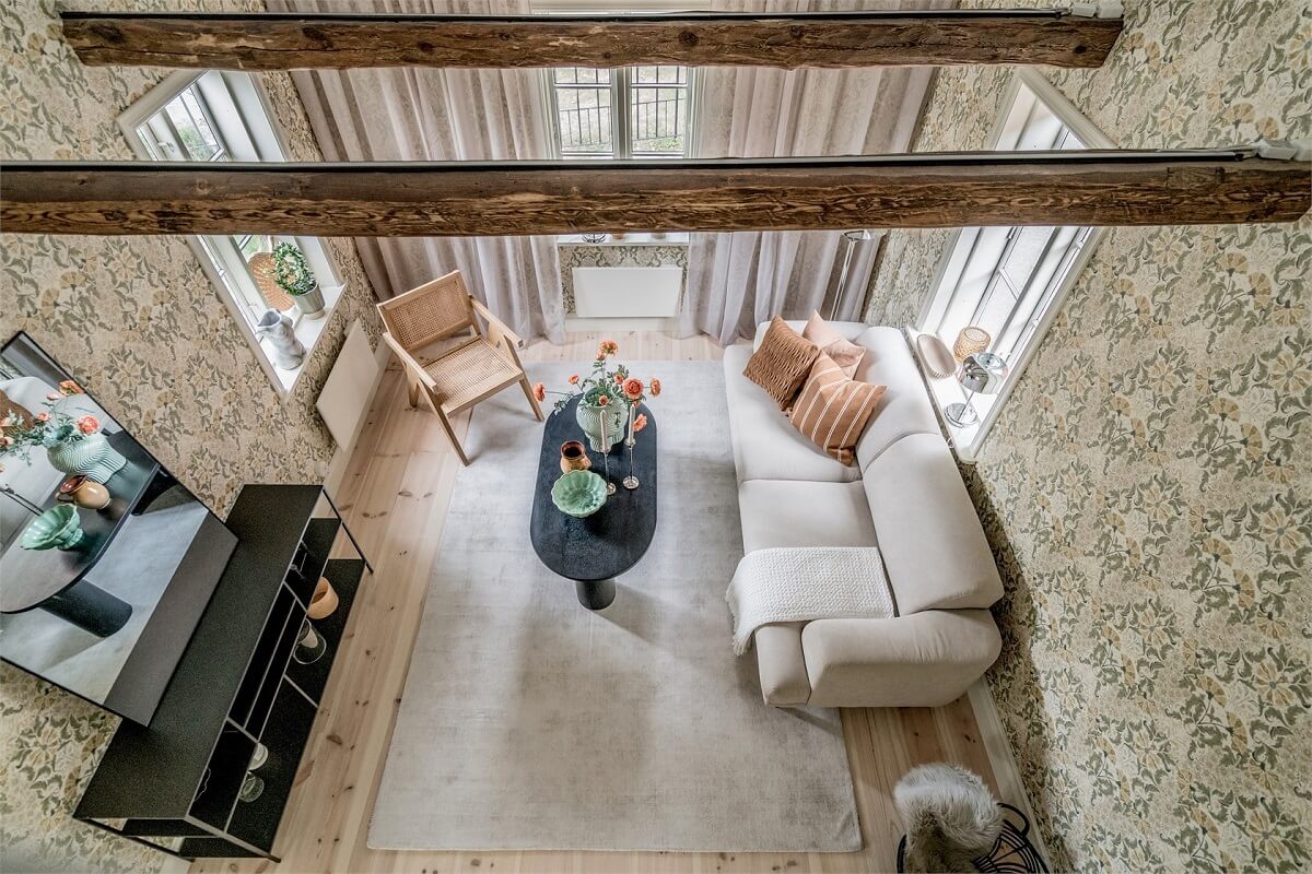An Idyllic Small Swedish House with Wooden Beams 2 exposed-wooden-beams-living-room-wallpaper-nordroom
