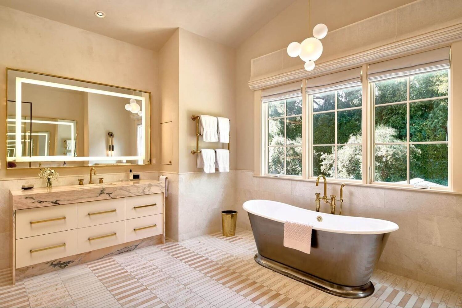 17 Shades of Pink in Fredrik Eklund's Beverly Hills Home 16 freestanding-bath-nordroom