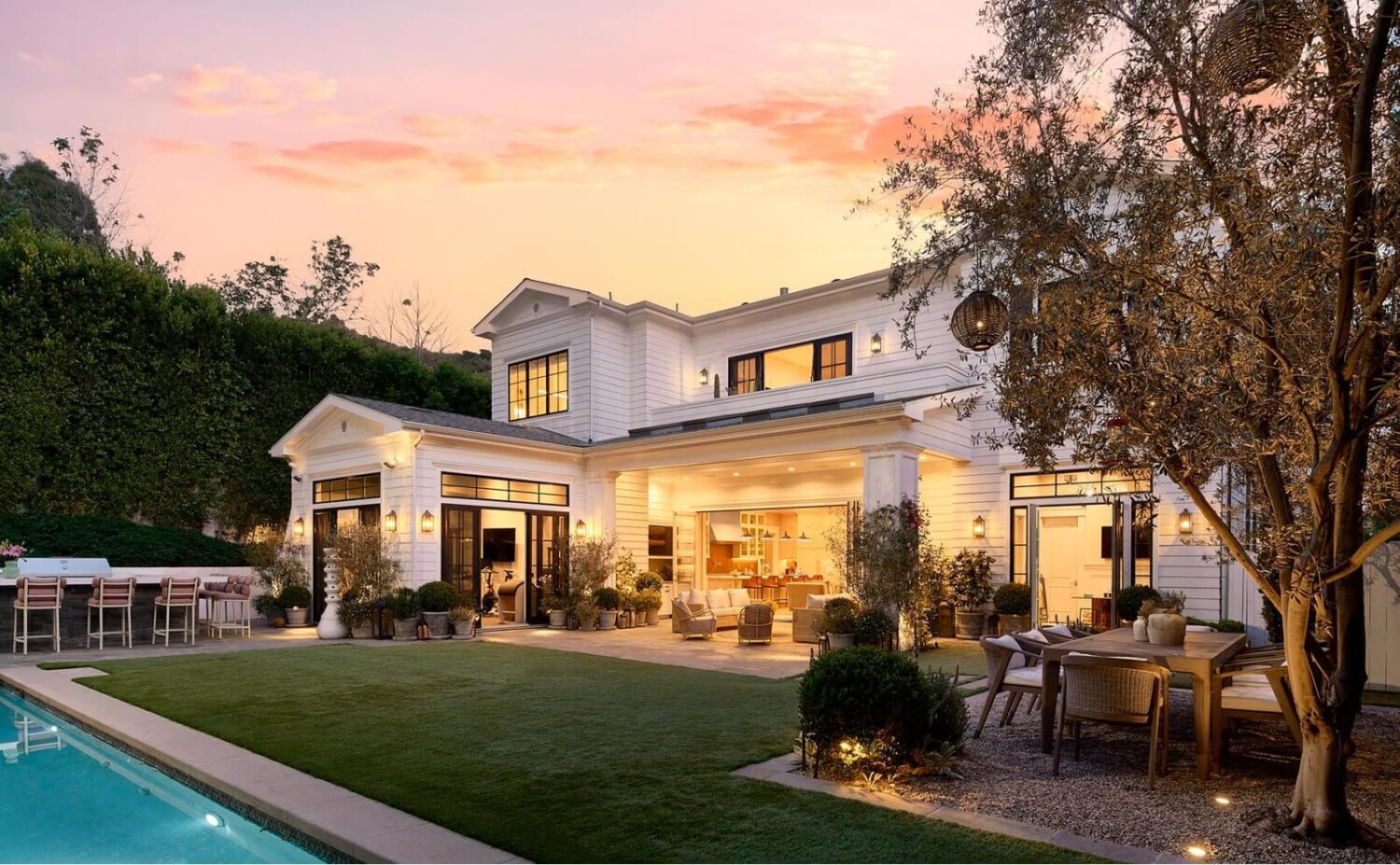 17 Shades of Pink in Fredrik Eklund's Beverly Hills Home 28 garden-exterior-fredrik-eklund-beverly-hills-mansion-nordroom
