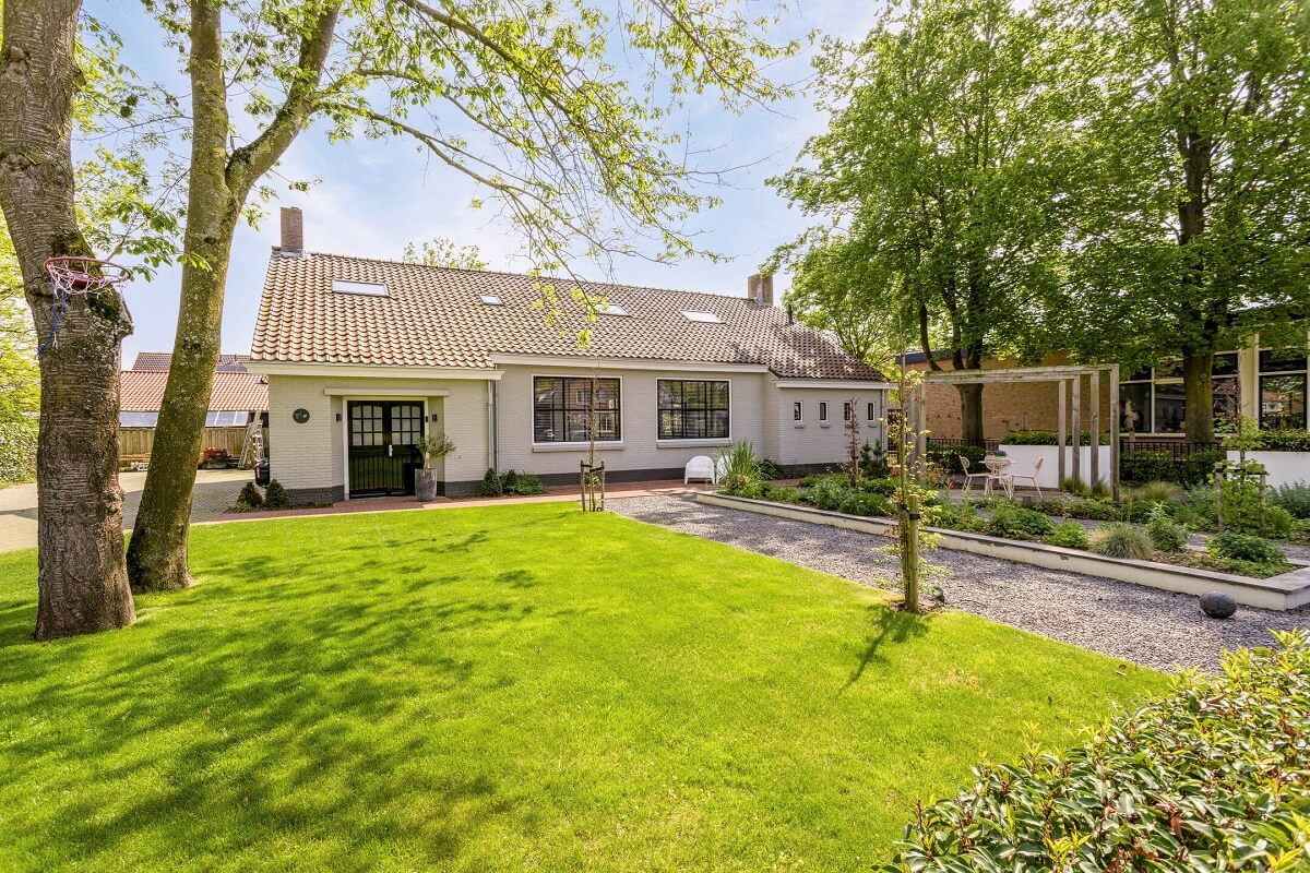 A Colorful School Conversion in The Netherlands 22 garden-school-conversion-netherlands-nordroom