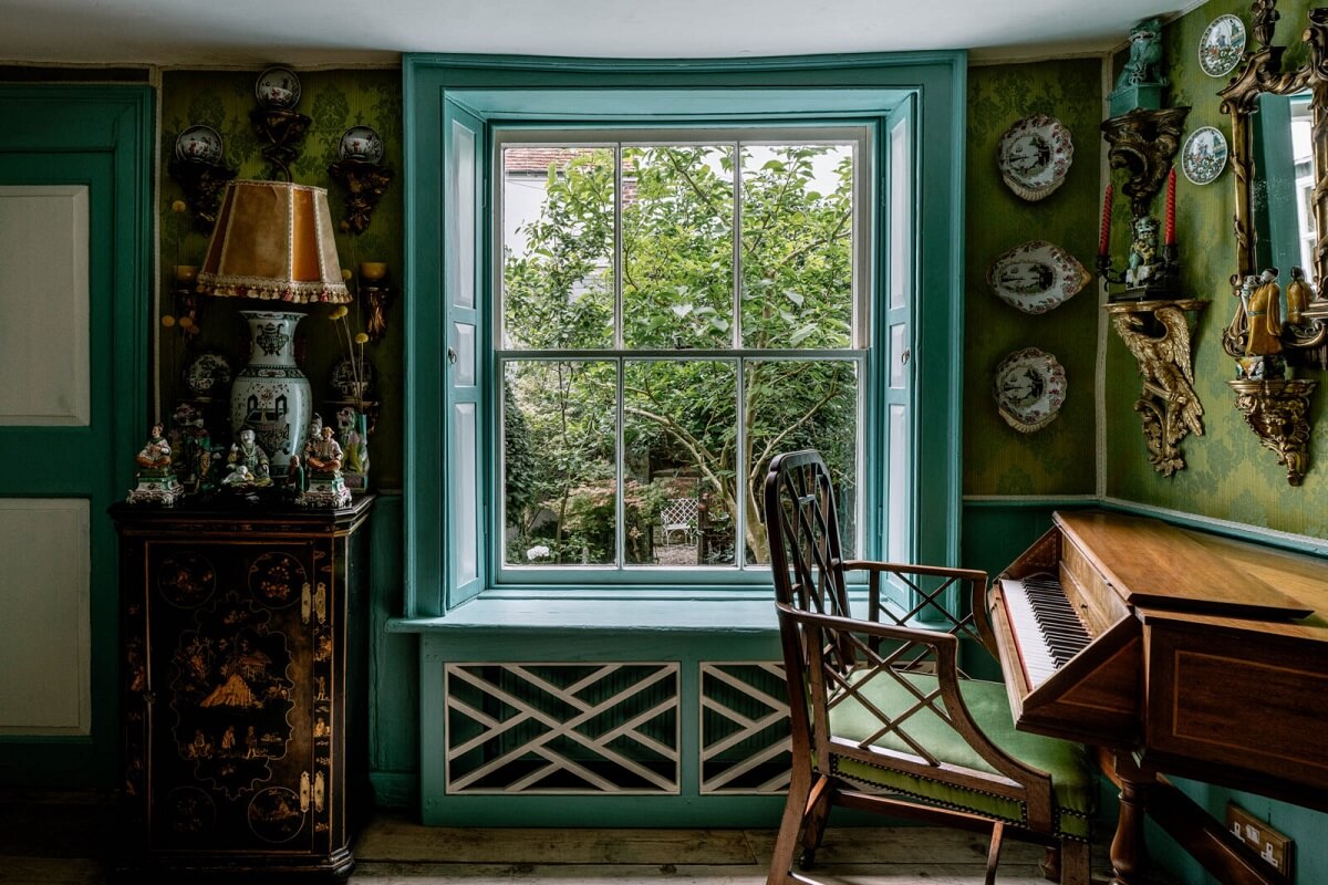 A Unique Historic House Near the English Coast 4 green-blue-sitting-room-piano-nordroom