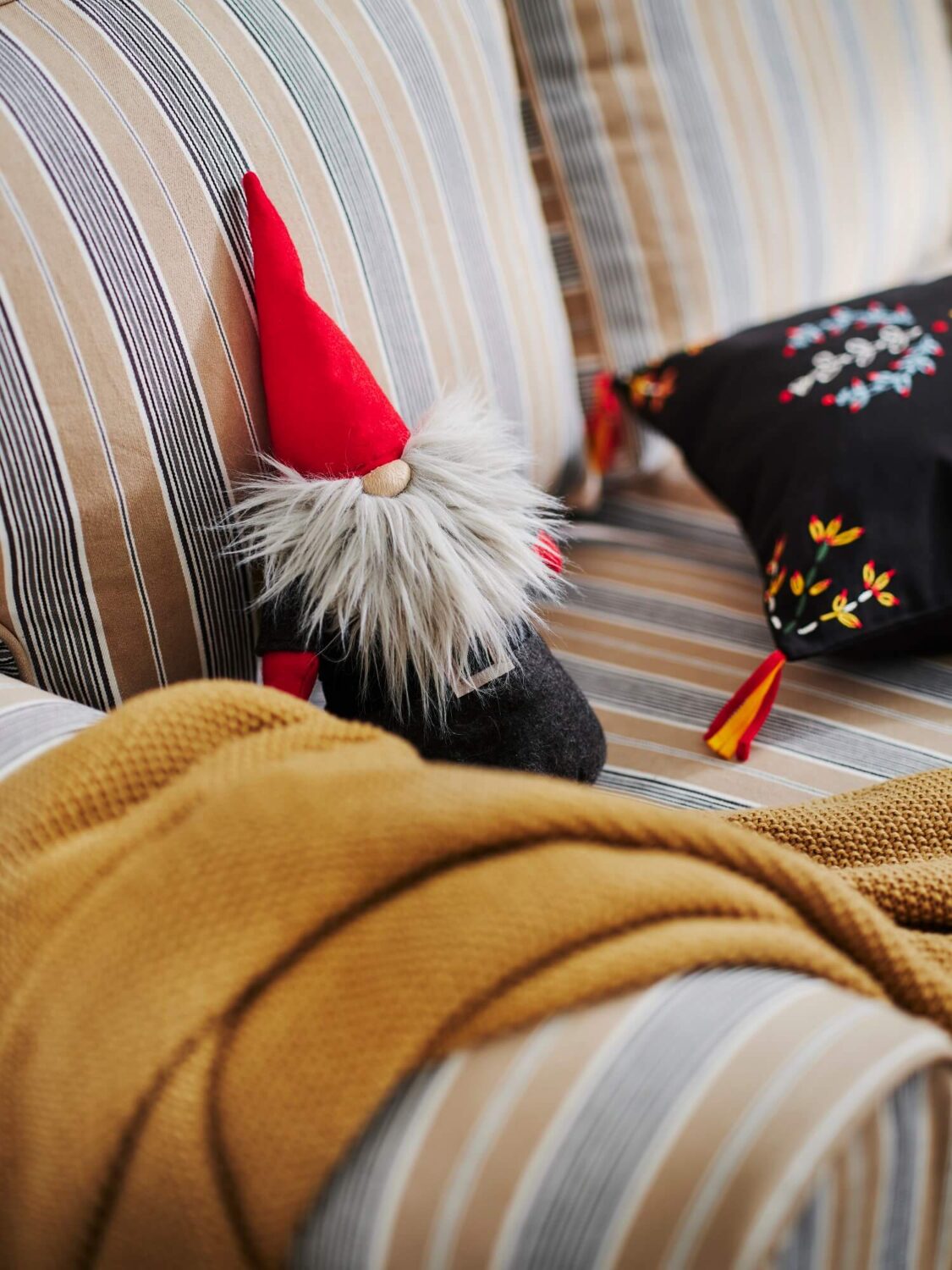 IKEA Christmas Collection 2023: A Touch of Winter Coziness 12 ikea-VINTERFINT-decor-ikea-christmas-collection-2023-nordroom