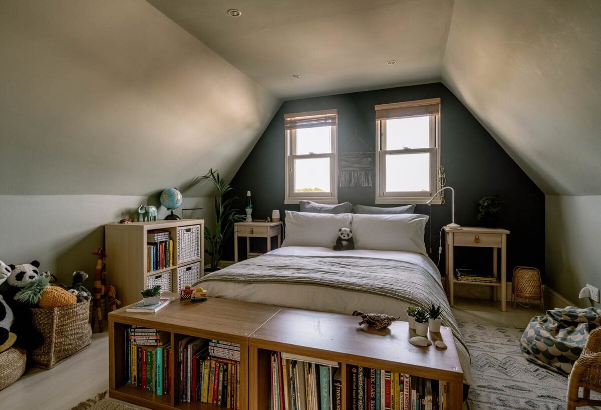 A Warm Living Room in a Historic English Home 22 kids-bedroom-attic-room-nordroom