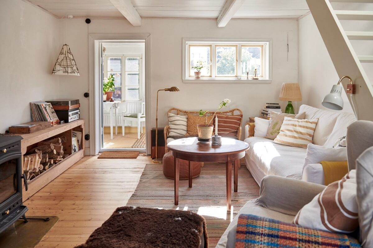 Natural Light in a Charming Swedish Country House 5 living-room-wooden-floorboards-swedish-country-house-nordroom
