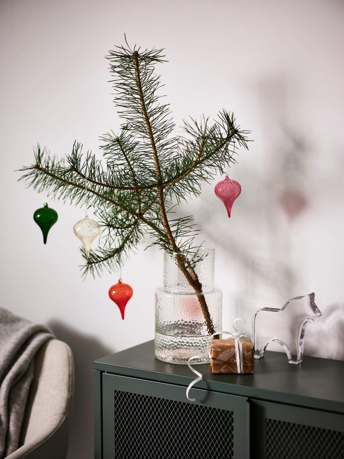 IKEA Christmas Collection 2023: A Touch of Winter Coziness 24 minimal-christmas-decoration-ikea-nordroom