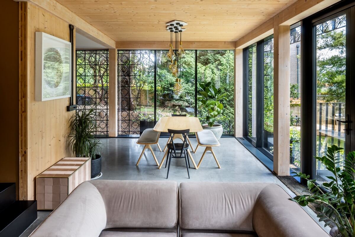 A Modern English Home with a Sculptural Facade 6 modern-wood-glass-home-england-nordroom