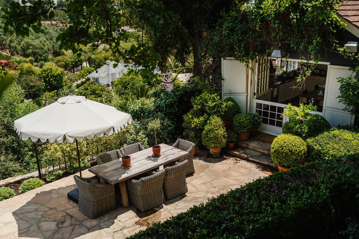 Black Accents in a Traditional Los Angeles Home 38 outdoor-dining-table-garden-nordroom