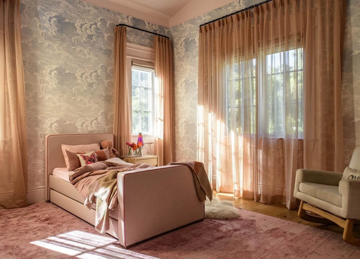 17 Shades of Pink in Fredrik Eklund's Beverly Hills Home 18 pink-kids-room-fredrik-eklund-nordroom