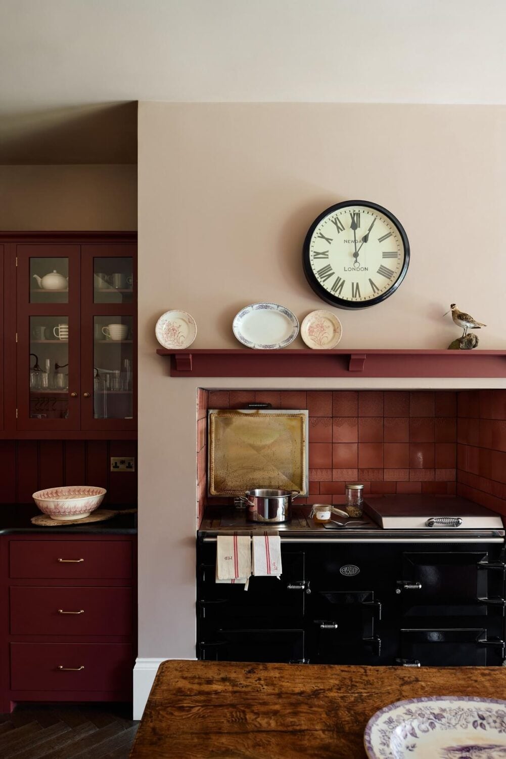 An English Country House Kitchen with Pink Tiles 7 pink-lace-tiles-devol-shaker-kitchen-nordroo