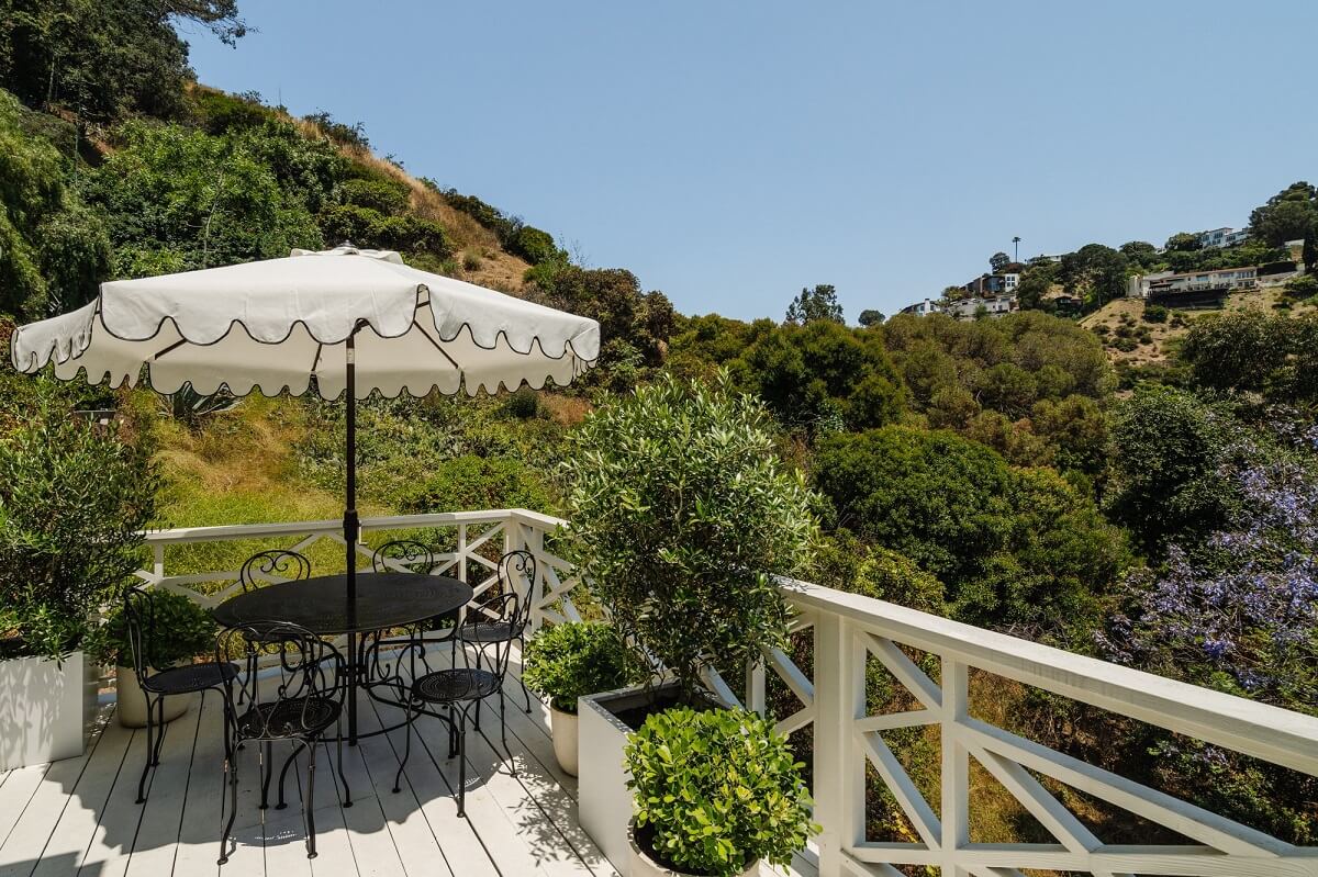 Black Accents in a Traditional Los Angeles Home 35 roof-terrace-los-angeles-home-nordroom