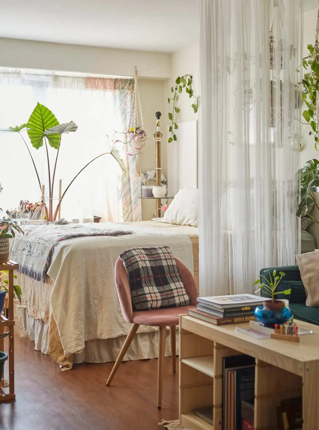43 Ideas To Divide a Studio Apartment Into Multiple Rooms 41 room-divider-ideas-studio-apartment-sheer-curtain-nordroom