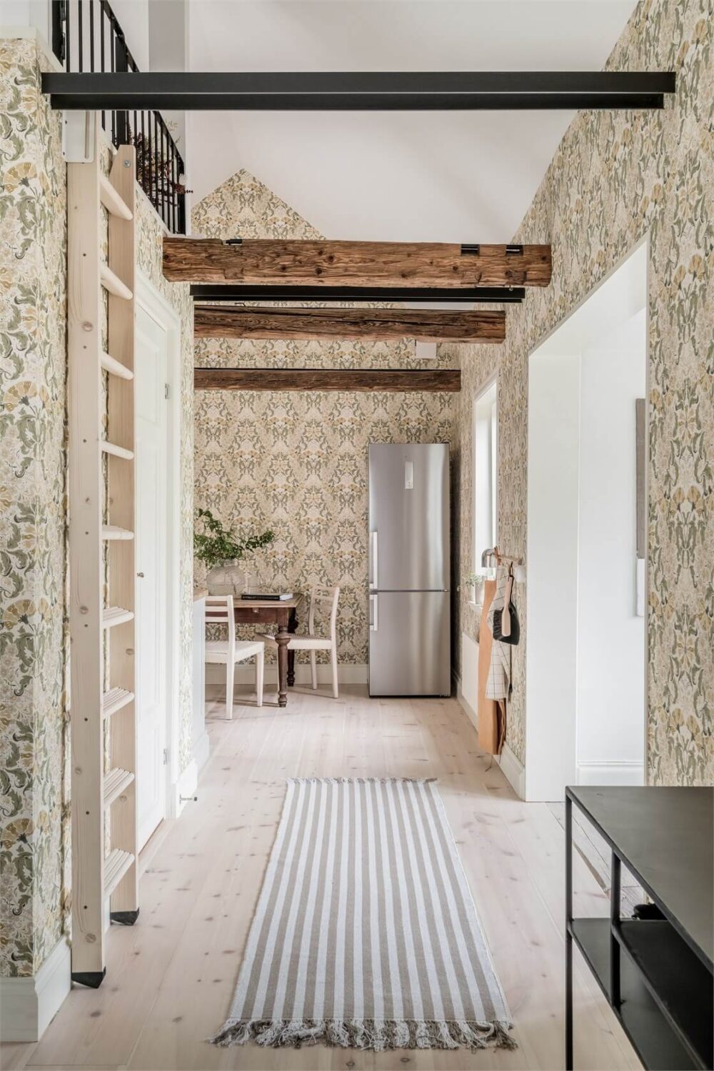 An Idyllic Small Swedish House with Wooden Beams 7 small-charming-swedish-house-wooden-beams-nordroom