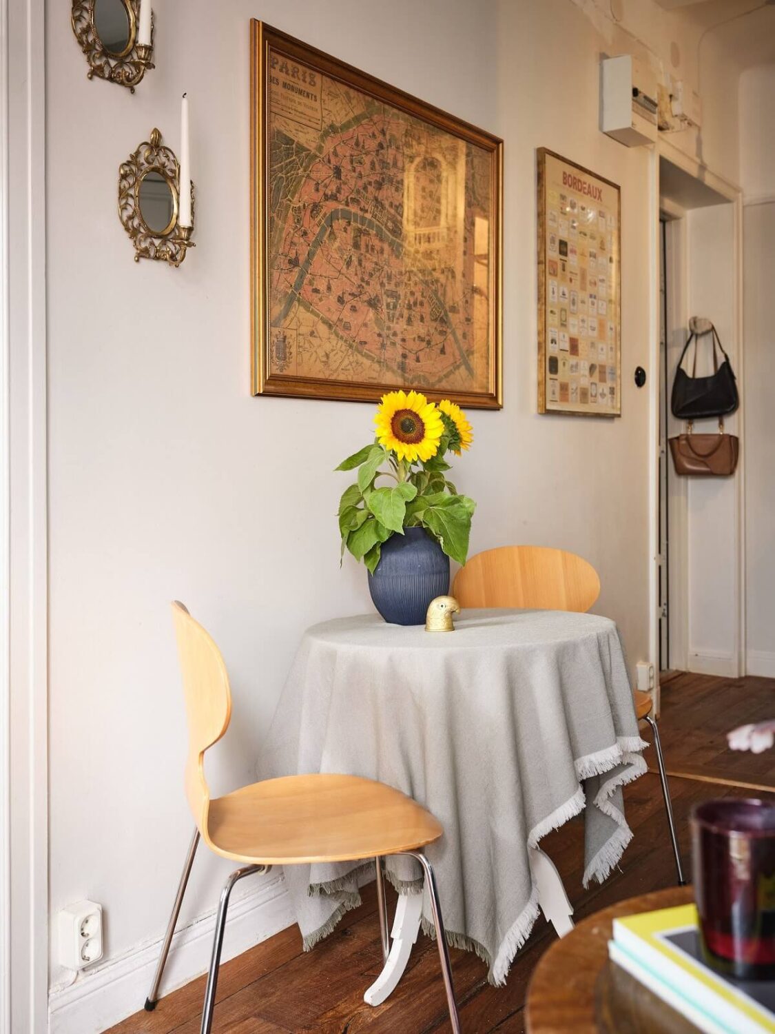 A Small Studio with a French Style Sitting Area 4 small-round-dining-table-studio-apartment-nordroom