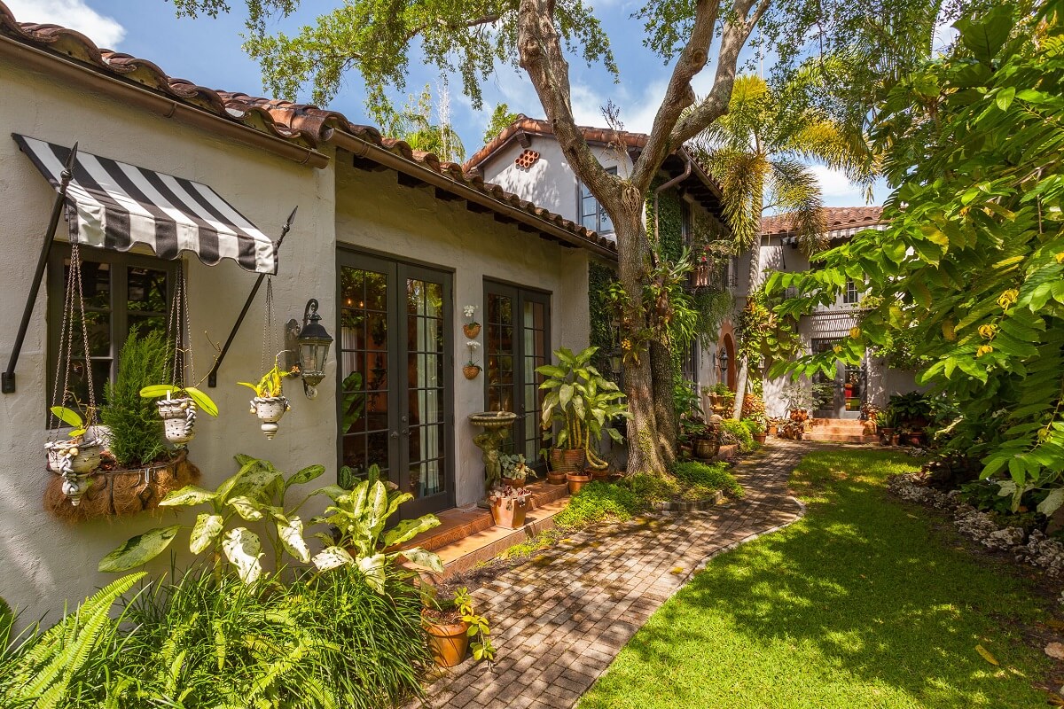 A Beautiful Spanish Style Home in Florida 29 spanish-style-house-california
