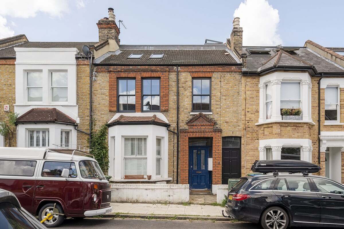 A Victorian House with Stylish Contemporary Interiors 19 victorian-facade-modern-industrial-home-london-nordroom