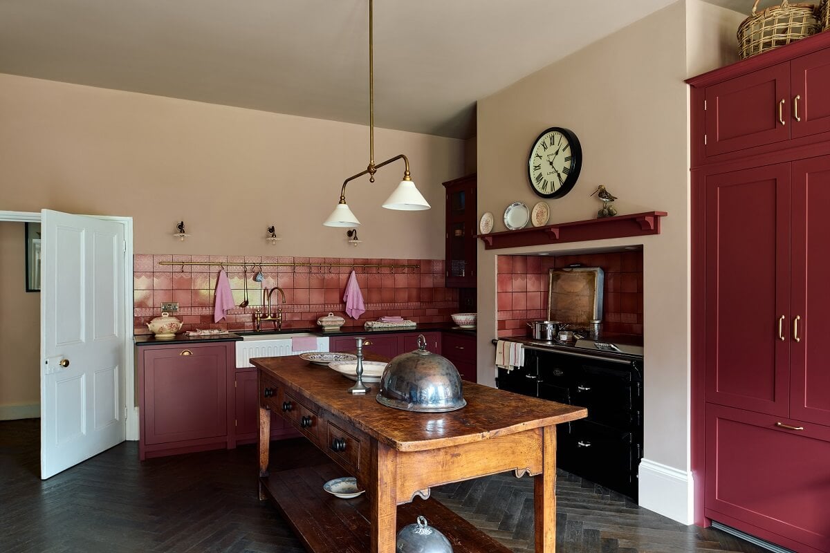 An English Country House Kitchen with Pink Tiles 2 vintage-prep-table-english-country-kitchen-nordroom