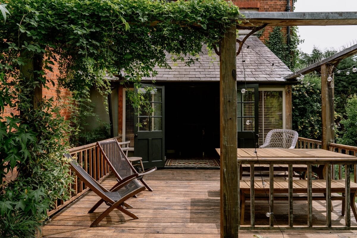 A Warm Living Room in a Historic English Home 15 wooden-terrace-home-england-nordroom