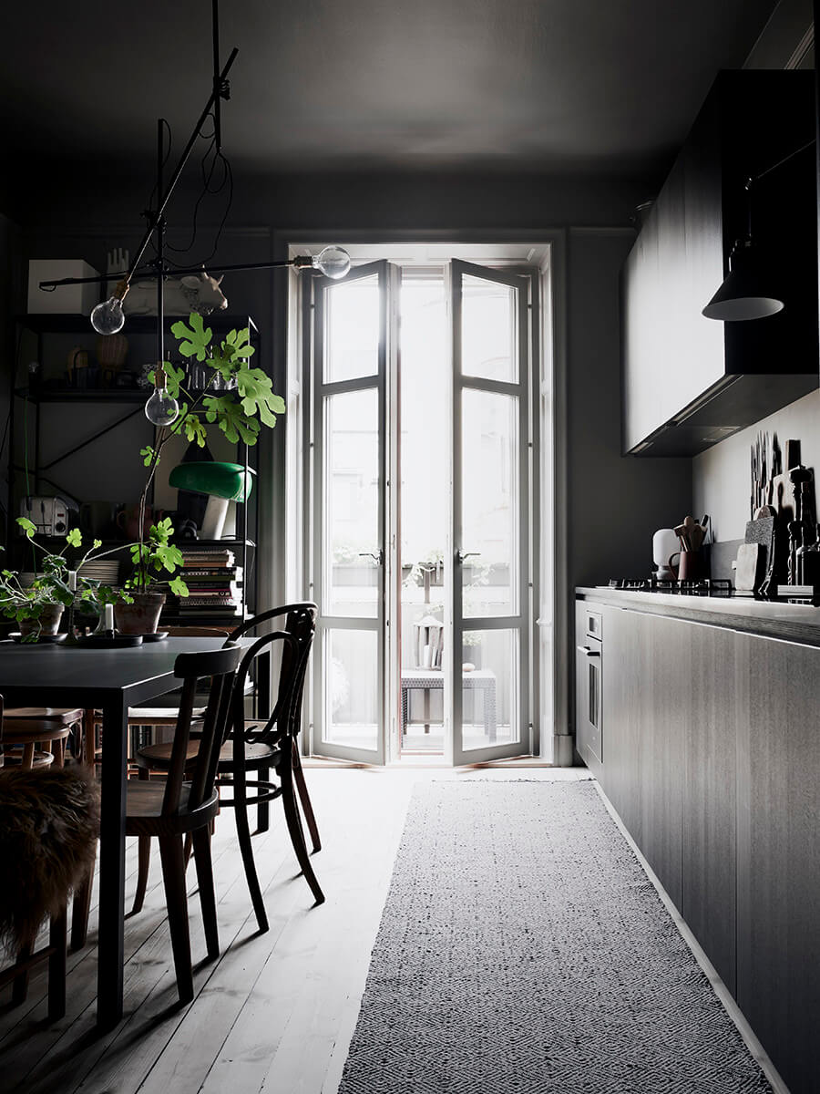 Behr Color of the Year 2024: Cracked Pepper 14 dark-gray-black-kitchen-lotta-agaton-behr-color-of-the-year-nordroom