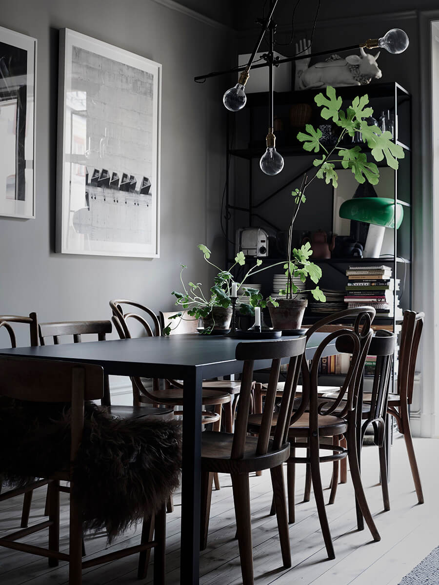 Behr Color of the Year 2024: Cracked Pepper 15 dark-gray-dining-room-wooden-floor-nordroom