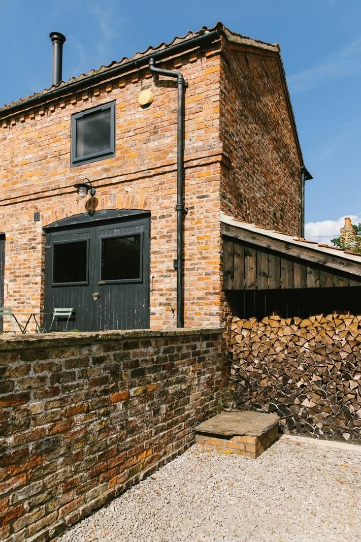 A Georgian House in England with Bold Color Pops 31 exterior-home-england-nordroom