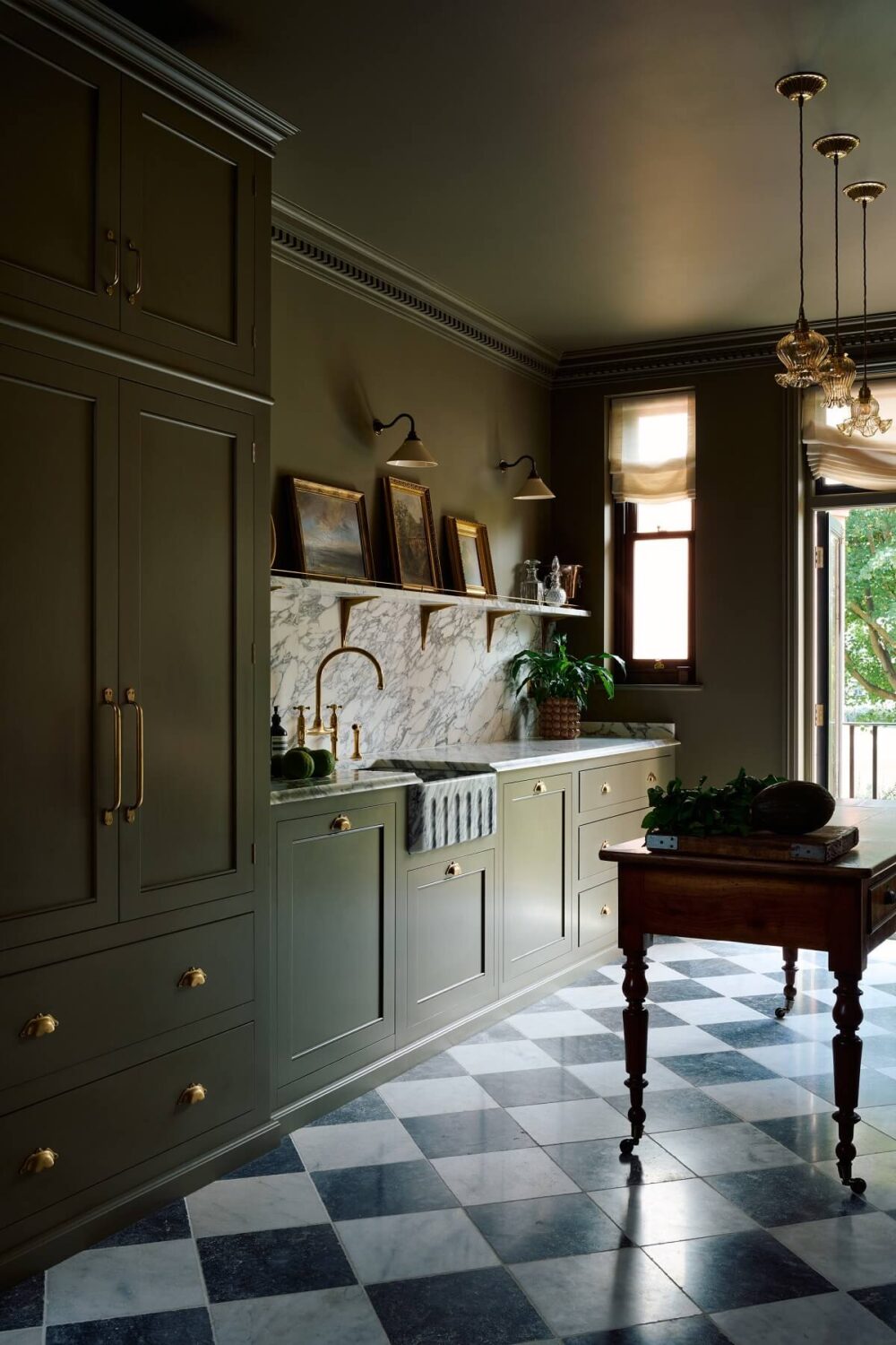 An All-Green deVOL Kitchen with A Marble Checkerboard Floor 7 green-kitchen-devol-marble-checkerboard-floor-nordroom