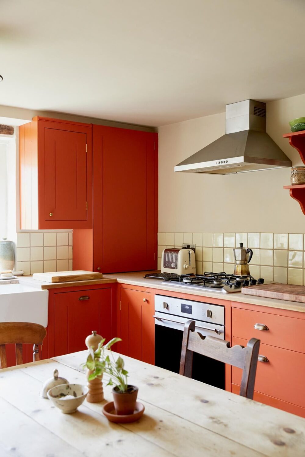 An English Cottage with a Coral Pink Kitchen 7 little-green-heat-paint-cottage-kitchen-cabinets-nordroom