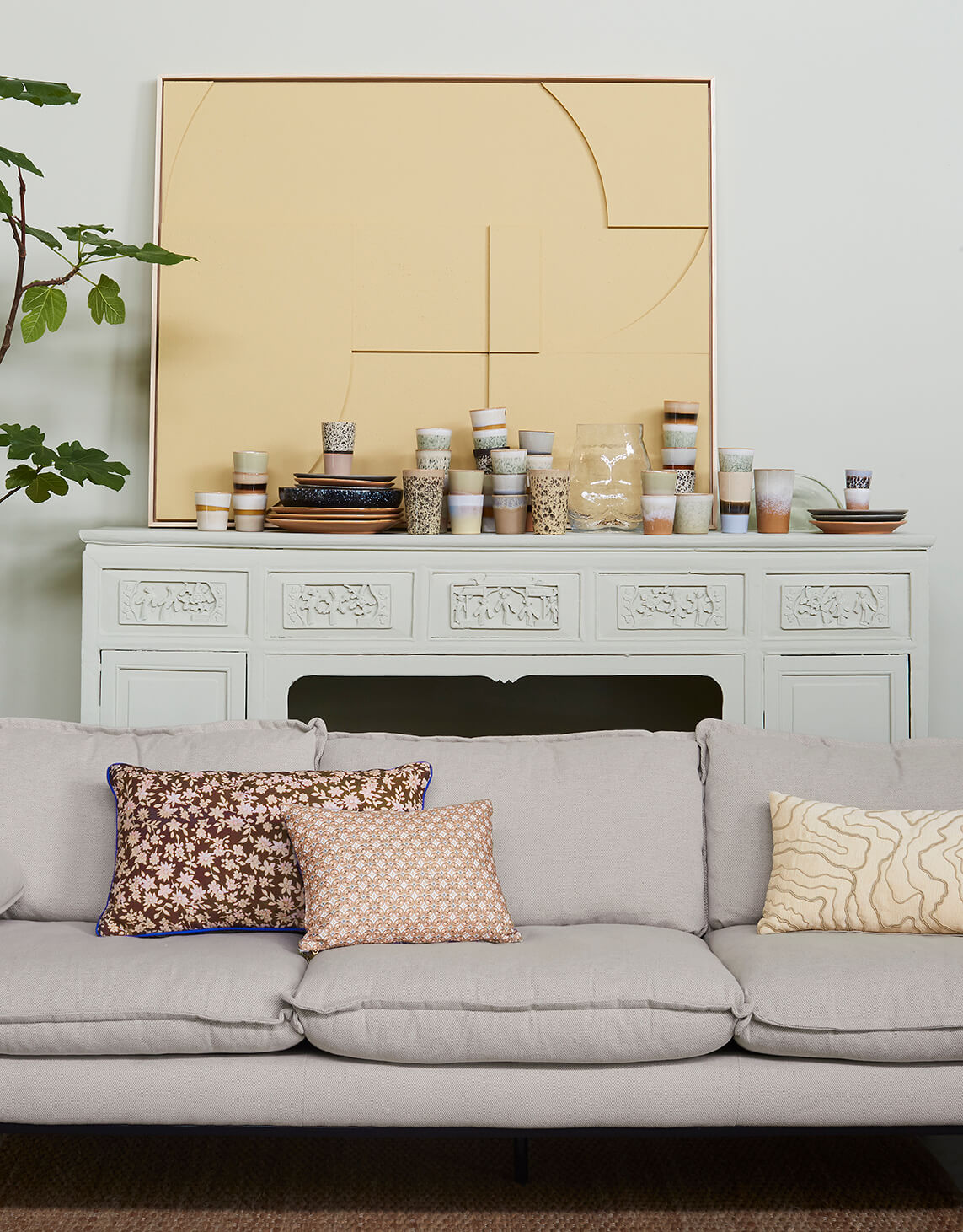 Glidden & PPG Color of the Year 2024: Limitless 33 living-room-honey-beige-artwork-color-of-the-year-nordroom