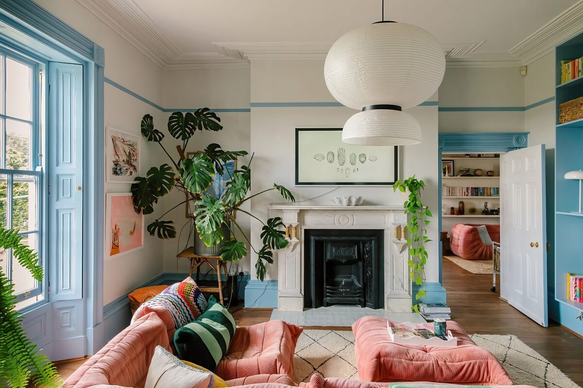 A Georgian House in England with Bold Color Pops 4 living-room-pink-sofa-light-blue-trimmings-nordroom
