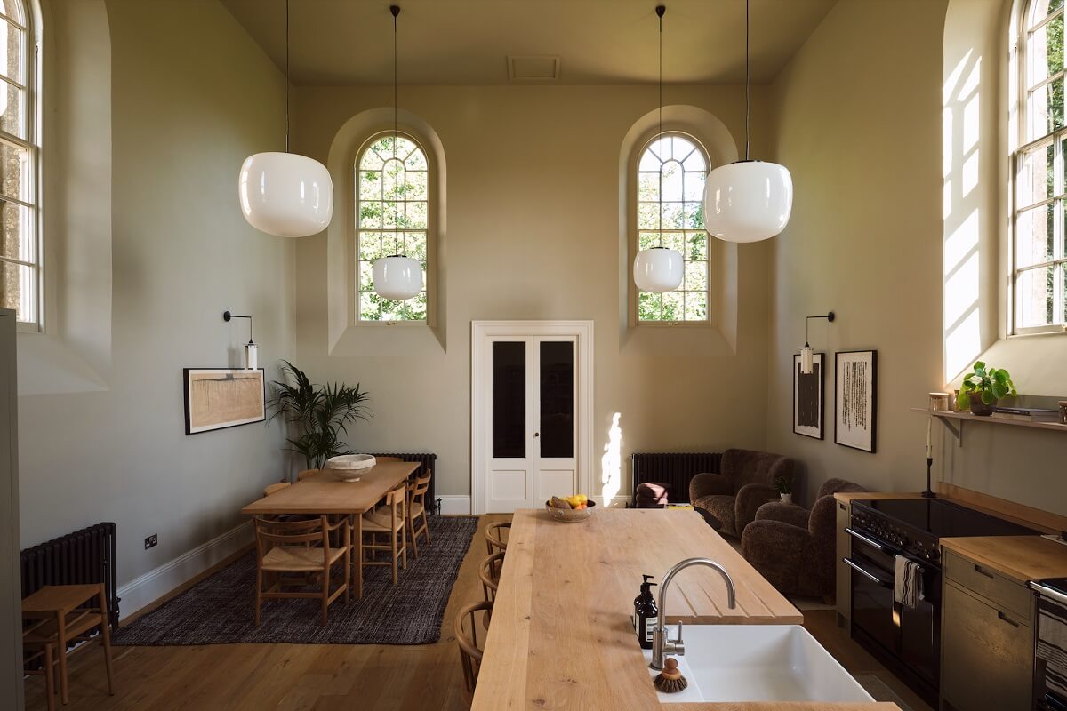 A Beautiful Chapel Conversion in England 5 living-space-high-ceilings-chapel-conversion-nordroom