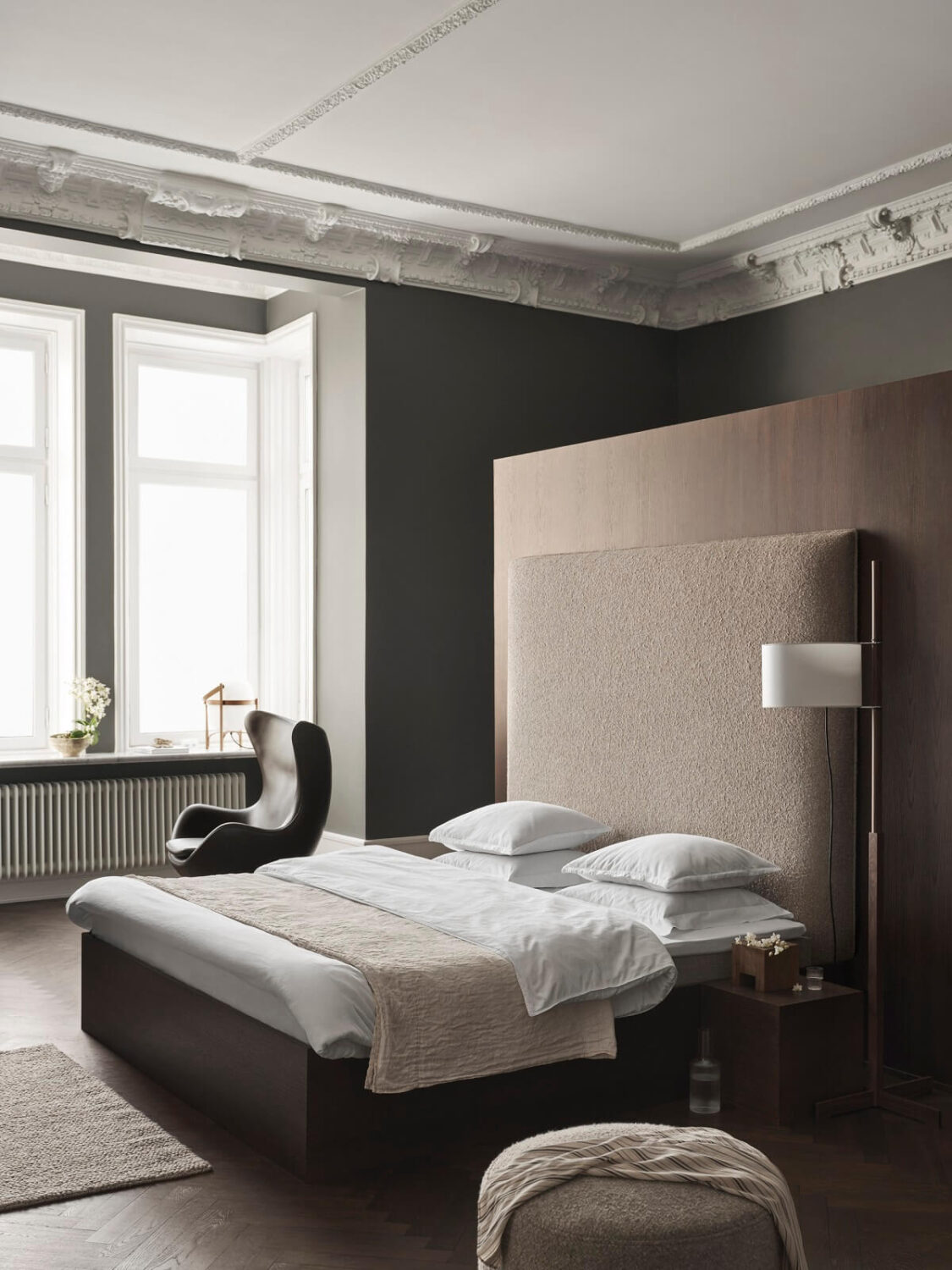 Interior Design Trends for 2024: Comfort, Nature, and Warmth 37 luxe-bedroom-interior-trends-nordroom