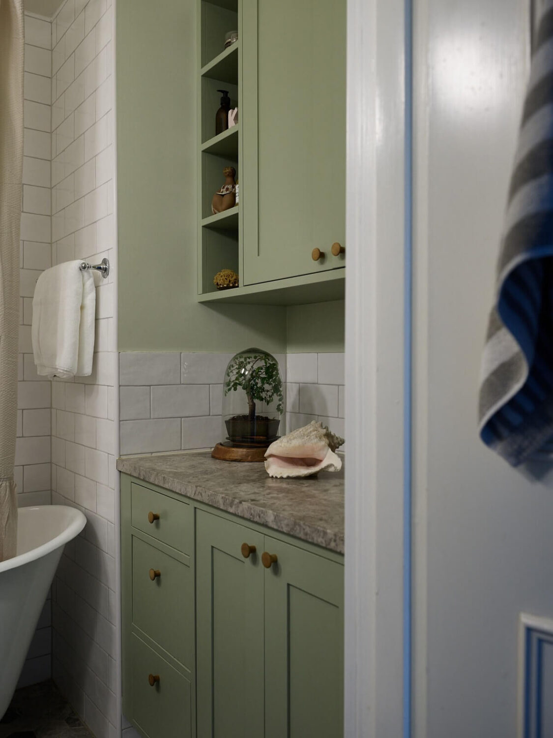 Best of 2023: Bathrooms 27 small-bathroom-built-in-cabinets-nordroom