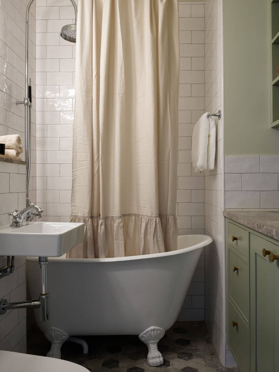 Best of 2023: Bathrooms 26 small-bathroom-clawfoot-bath-romantic-shower-curtain-nordroom