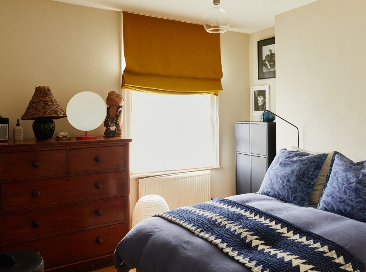 A London Apartment with a Small Blue deVOL Kitchen 9 small-bedroom-yellow-curtain-nordroom
