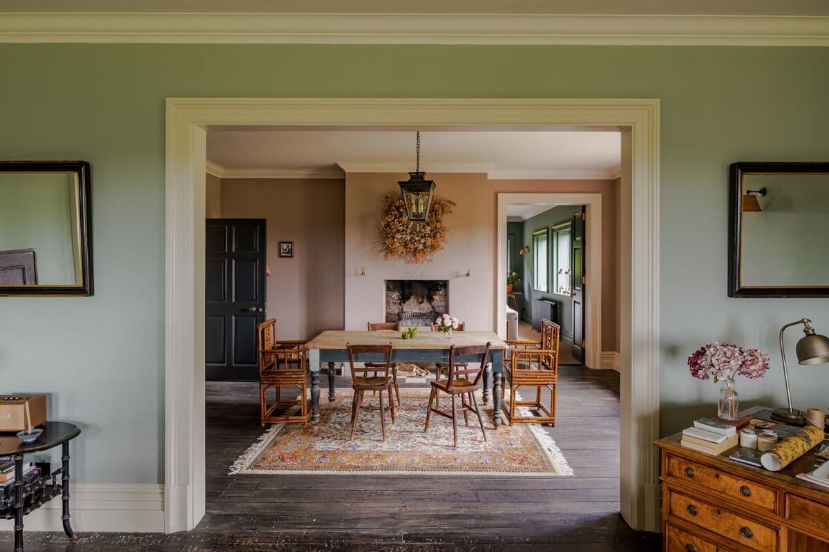 A Colorful Renovated Country House by Clarence & Graves 13 soft-pink-dining-room-grand-country-house-england-nordroom